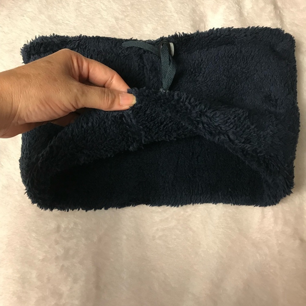 ✨✨5/$10✨✨WOMEN'S Blue Adjustable INFINITY SCARF NECKWARMER NWOT - Picture 3 of 5